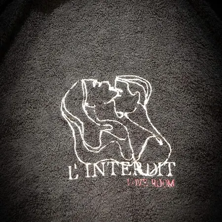 Apartment L'interdit A Sensual And Intimate Love